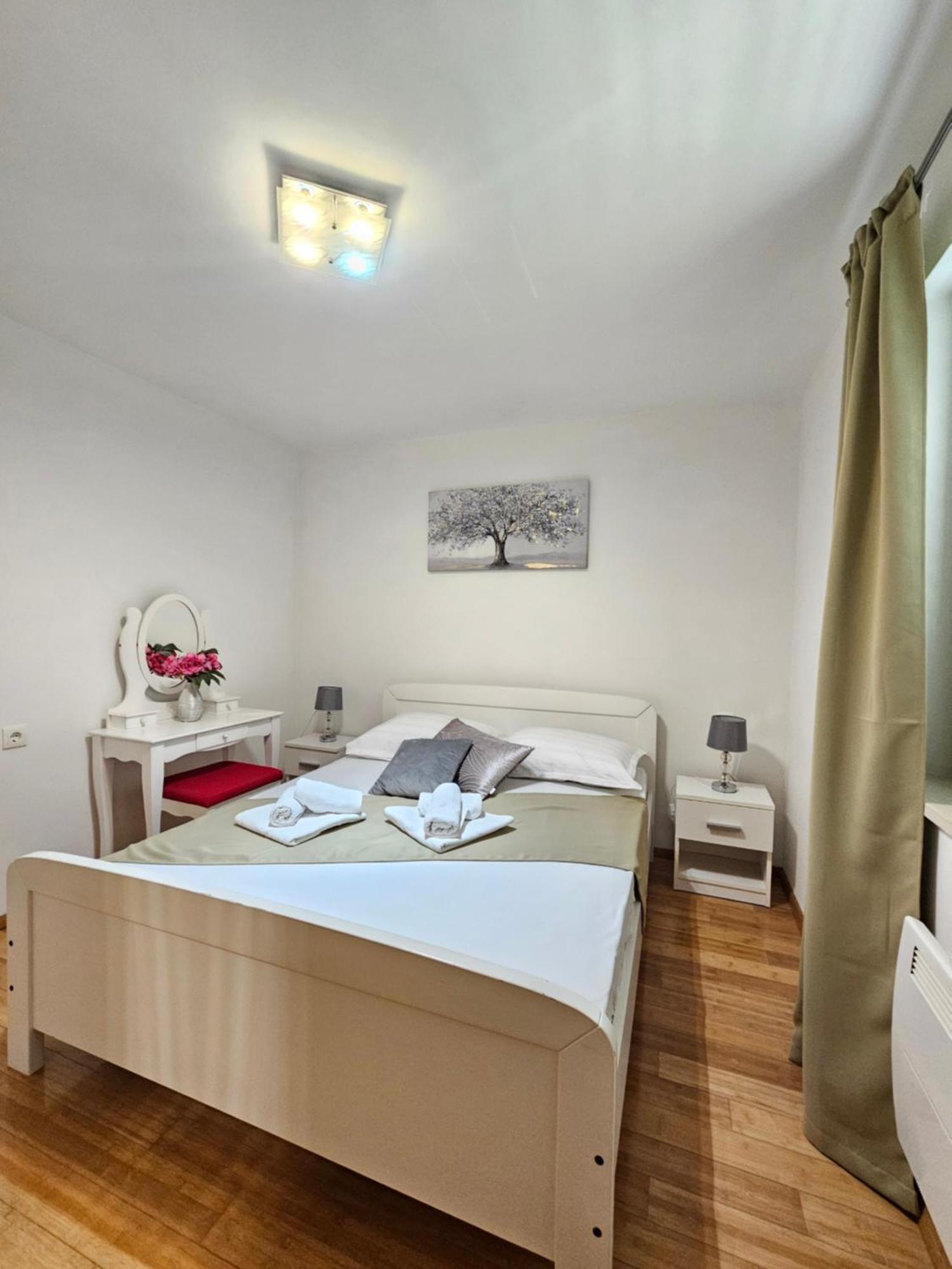 Apartments Iva Makarska Esterno foto