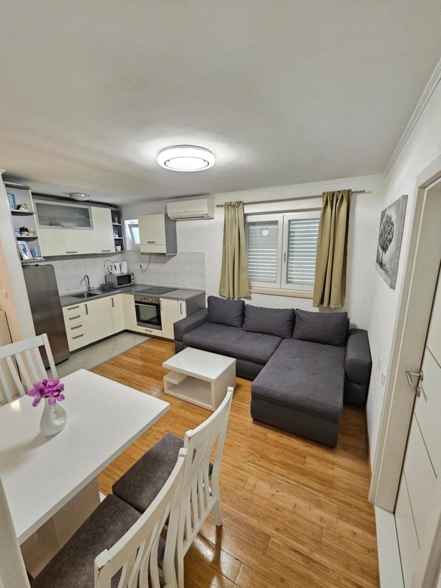 Apartments Iva Makarska Esterno foto